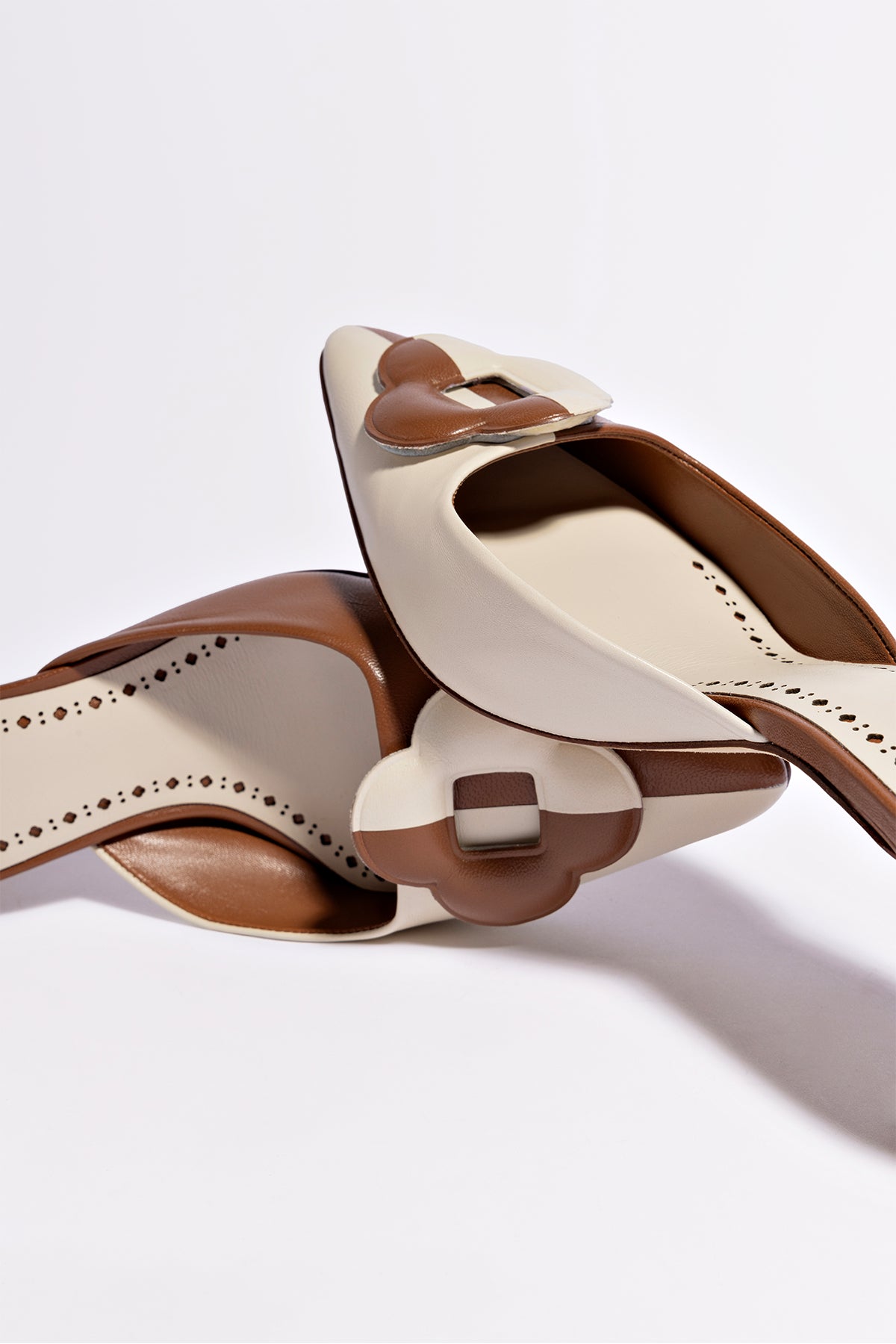 Flora Pump In Caramel and Ivory Leather - Image 7