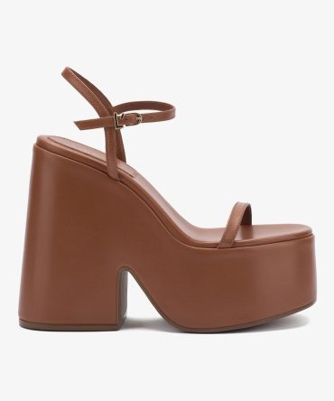 Wanda Platform Sandal In Caramel Leather